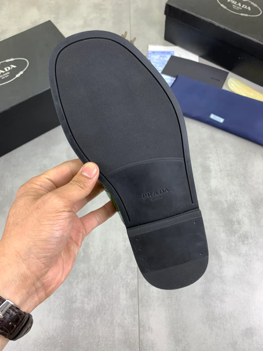 Men's shoes 💰P320💰【New style】🎁🎁🎁 PRADA Prada's new casual slippers, original official website 1:1, perfect workmanship, conveying a kind of noble luxury, sublimating its definition of luxury in Prada's high-end extraordinary craftsmanship. Original combination outsole, size: 39-46 colors 🉑️ to choose from